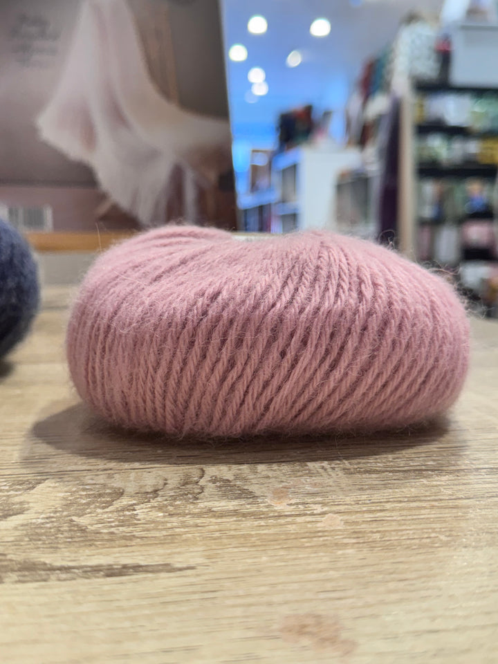 The Baby Brushed Alpaca Throw Kit