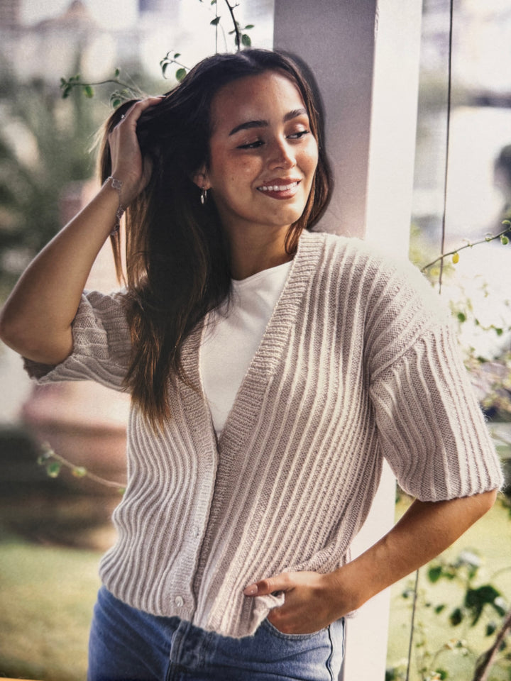 The Deep V Cardigan Kit (Crucci 2308)