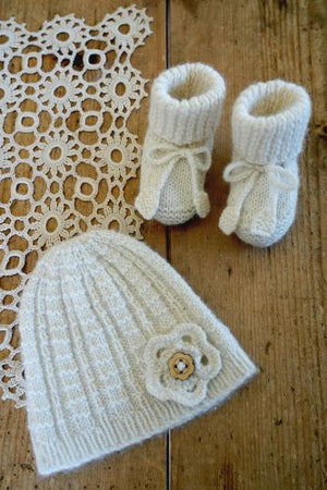 Baby Cakes Bc116 Ariel Beanie and Booties (4ply Baby)