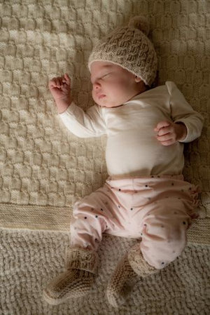 Baby Cakes Bc61 Scout Beanie and Shoes (8ply Baby)