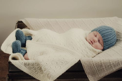 Tobias Beanie and Shoes Kit (Baby) in Natuals merino