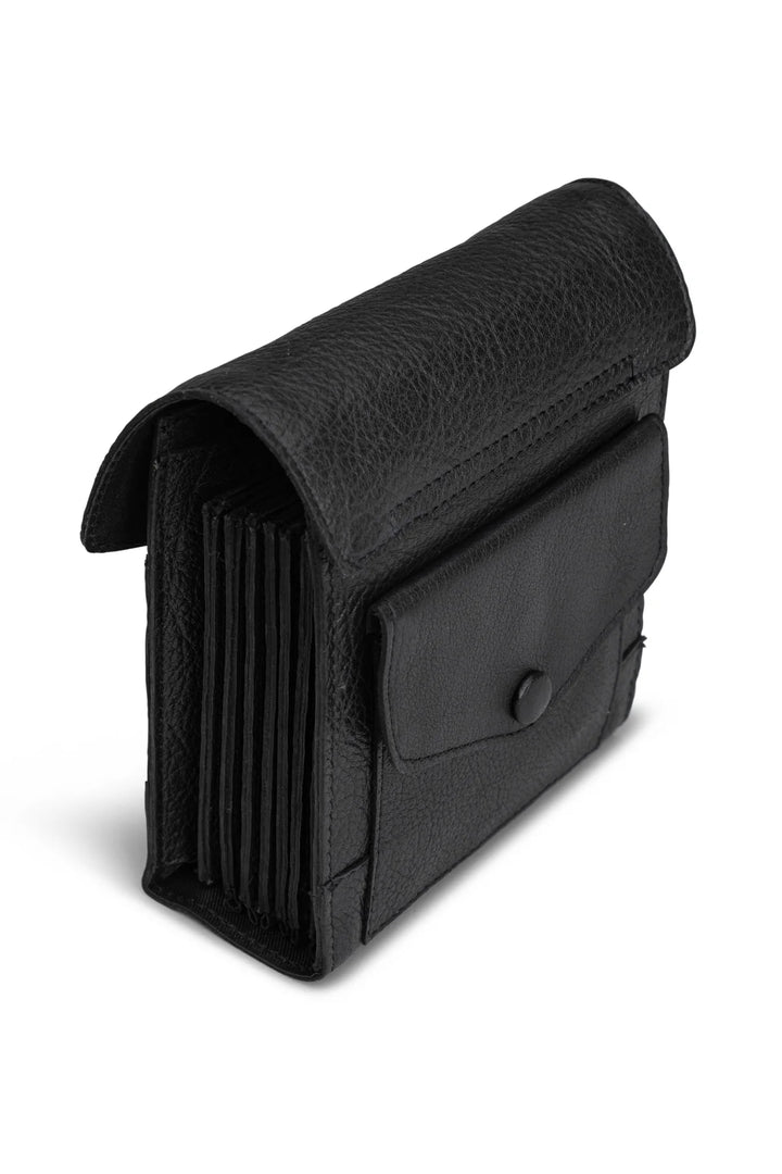 Betina Needle Leather Case