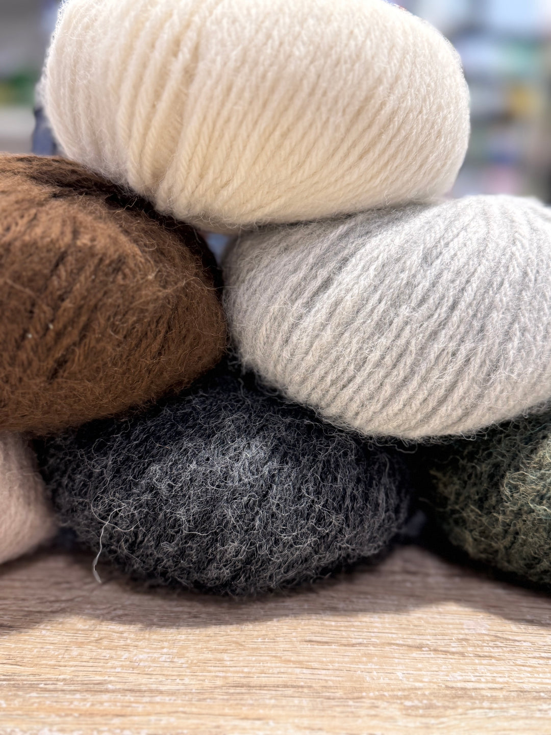 The Deep V Cardigan Kit (Crucci 2308)