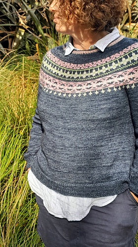 Amikihia Knits Pattern Camelia Jersey.