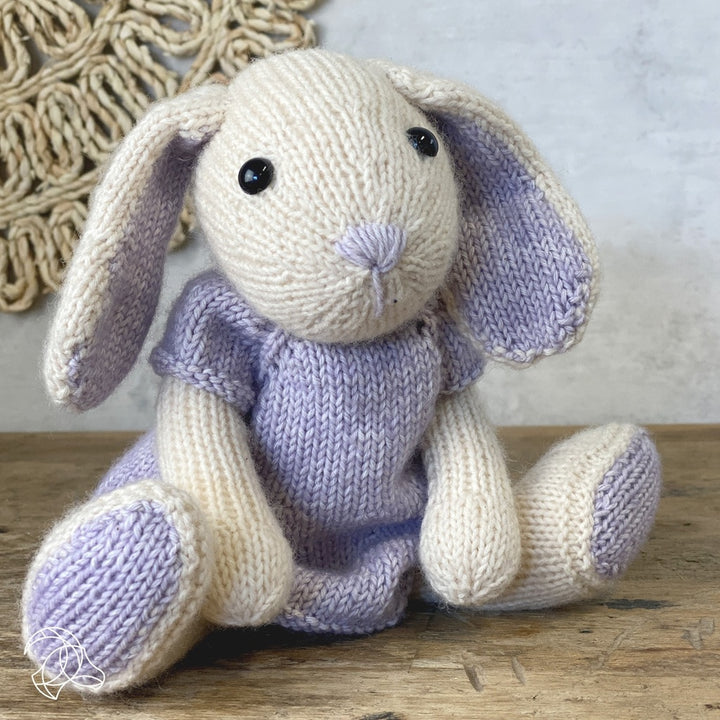 DIY KNITTING KIT - Chloe Hare