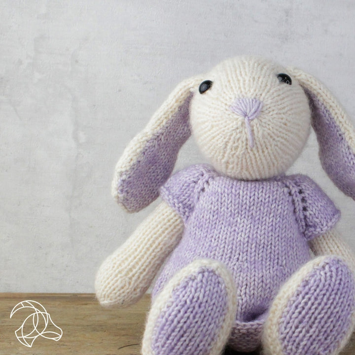 DIY KNITTING KIT - Chloe Hare