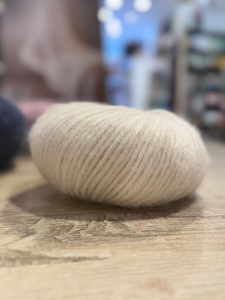 Alpaca Yarns Indiecita Baby Brush Alpaca 14 Ply.