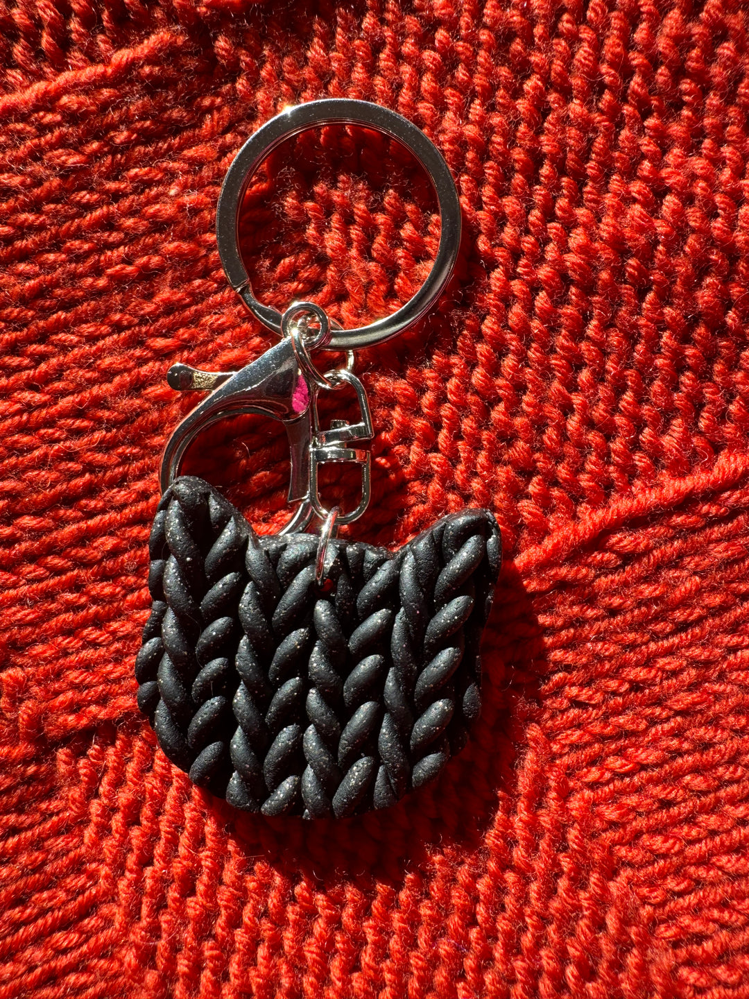 Knitty Kat cat keyring - black