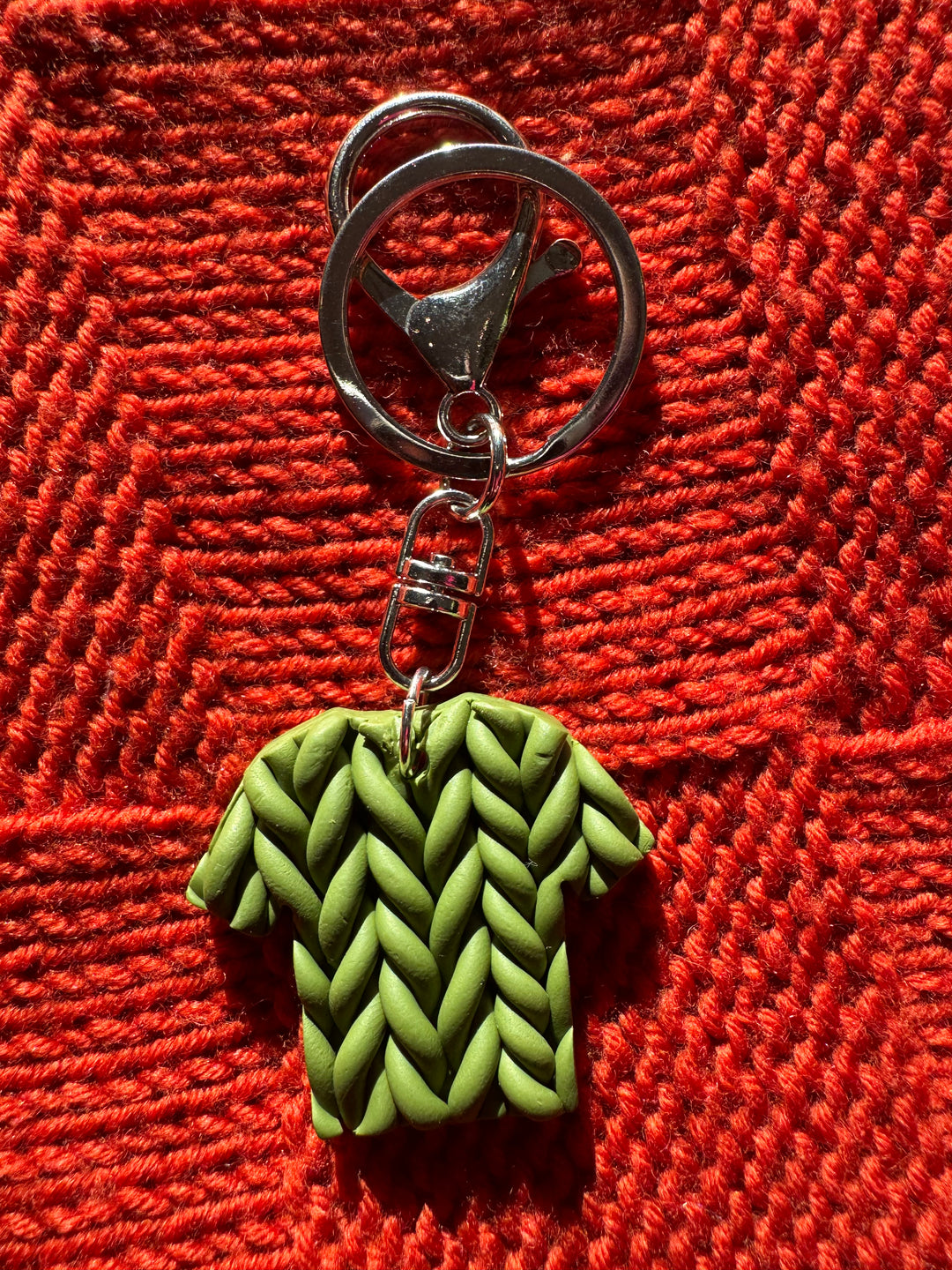 Knitty Kat t shirt key rings - green