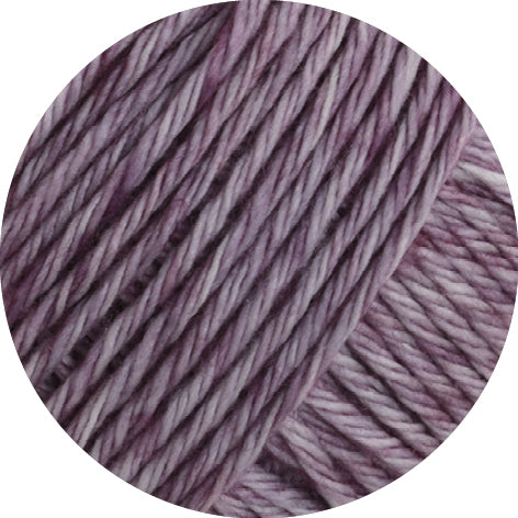 Close-up of purple Lana Grossa Vintage Chunky yarn in shade mauve
