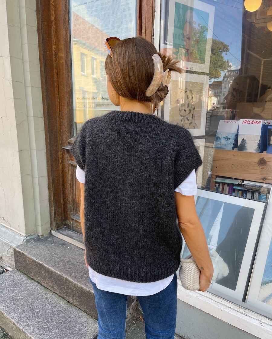 Weekend Slipover V-Neck Women's Petite Knit