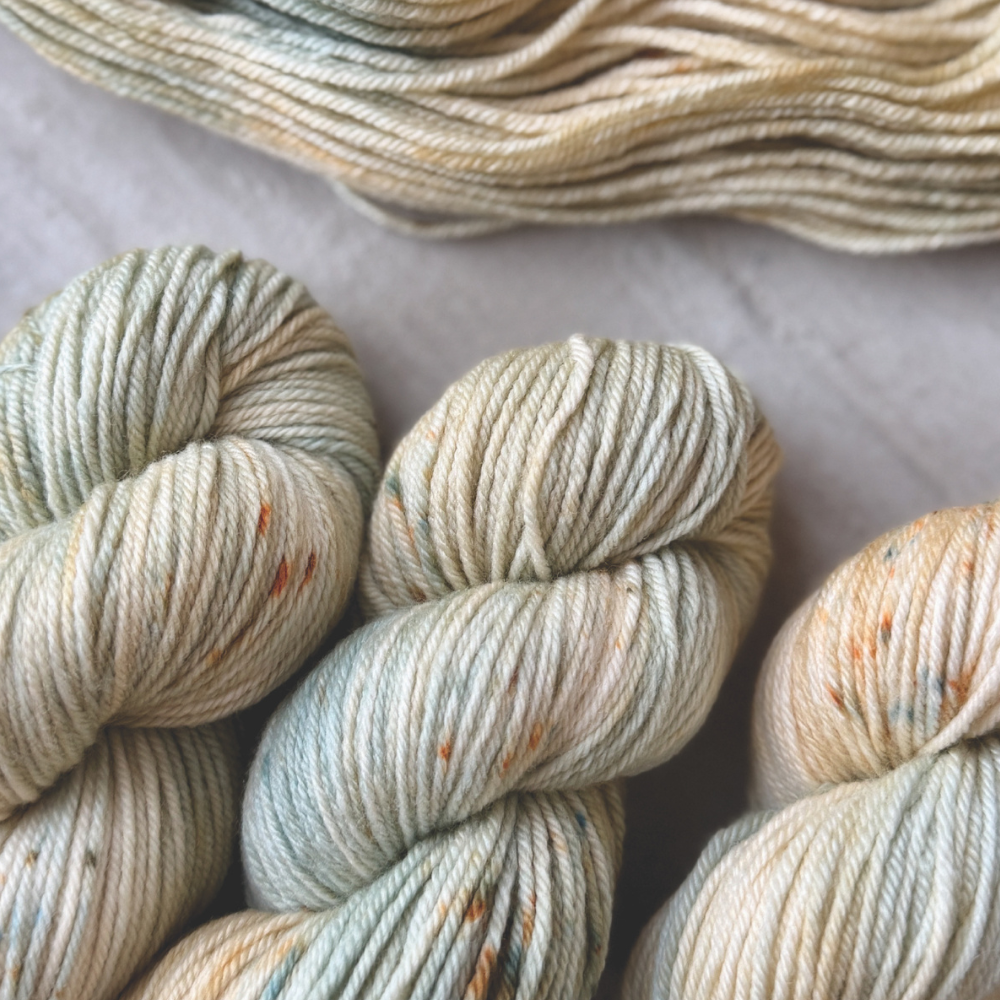 Fleece and Frost from Yarn Phase. Naturals with varigation. From Grumpy MERINO 