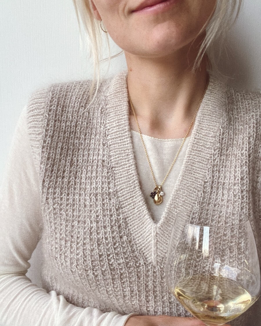 Friday Slipover V-neck  - Petite Knit Woman