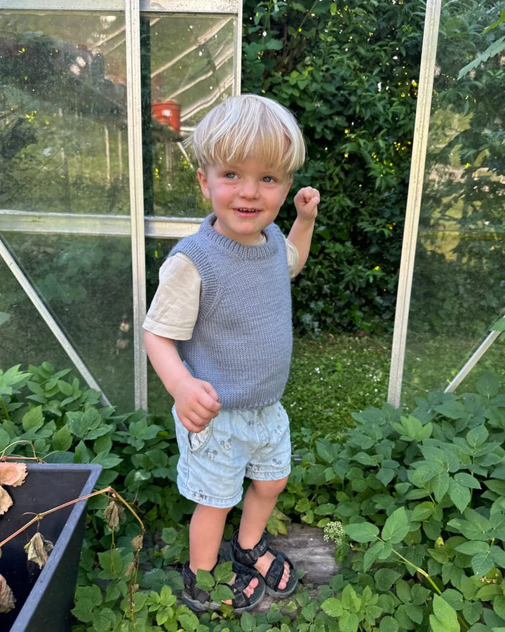 The Novice Slipover Junior (Petite Knit) Kit with Loyal Wool