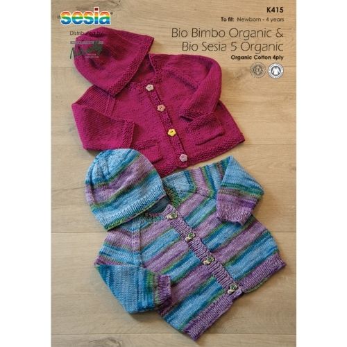 Packaging for a knitting pattern featuring two knitted hats, one in pink and one in blue with a striped pattern, labeled for children's sizes from newborn to 4 years.